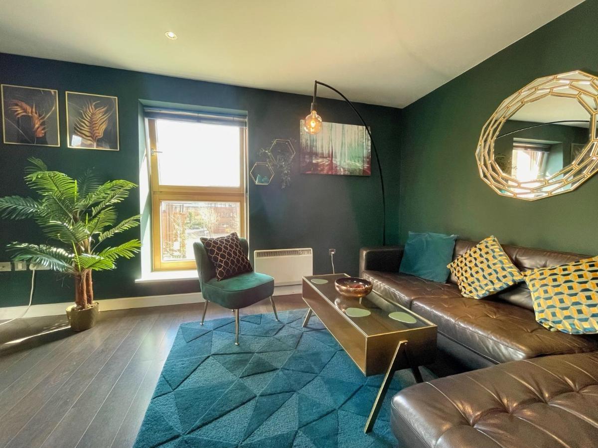 שפילד Historic Clock Tower Apartment With Rooftop Terrace And Free Secure Parking מראה חיצוני תמונה